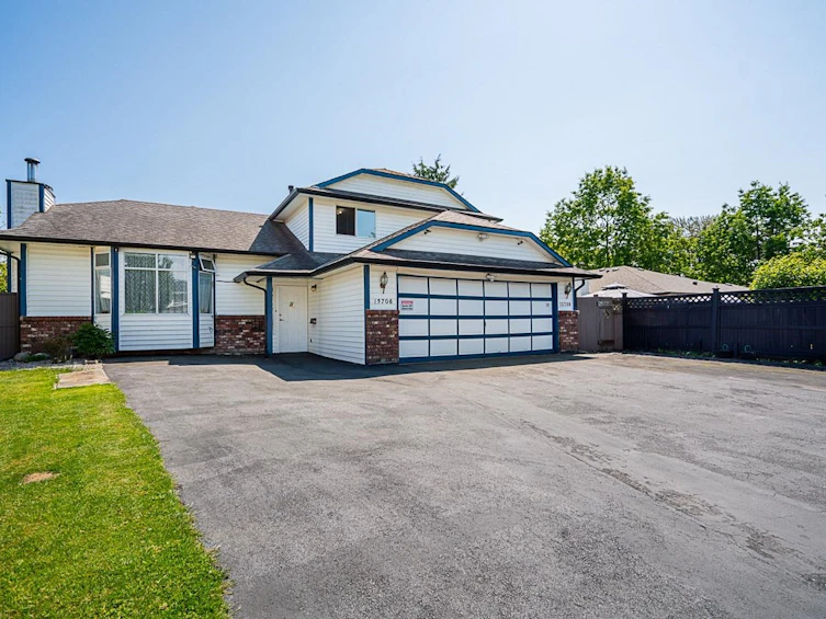13708 90a Avenue, Surrey, BC, V3V 7P2 - 2