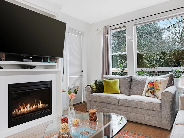 106-717 Chesterfield Avenue, North Vancouver, BC, V7M 3L8 - 3