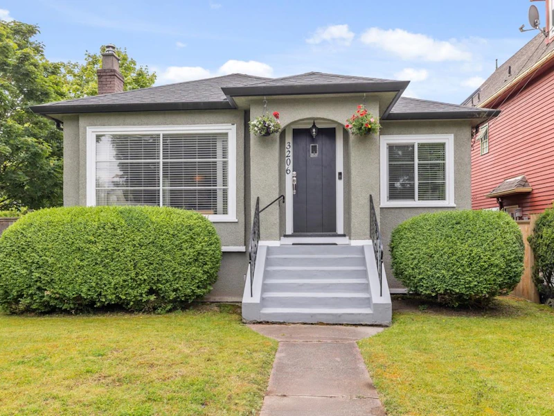 3206 W 7th Avenue, Vancouver BC V6K 2A2