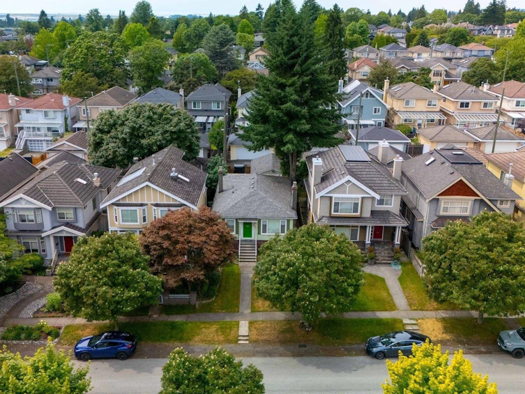 7891 Selkirk Street, Vancouver, BC, V6P 4H5 - 2
