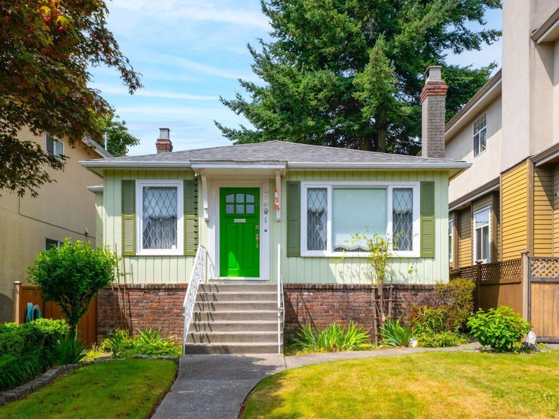 7891 Selkirk Street, Vancouver BC V6P 4H5