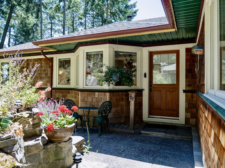 2622 Lighthouse Lane, Pender Island, BC, V0N 2M2 - 3