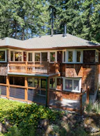 2622 Lighthouse Lane