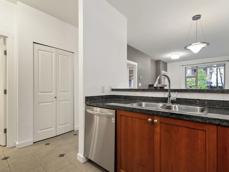 109-675 Park Crescent, New Westminster, BC, V3L 5W4 - 8