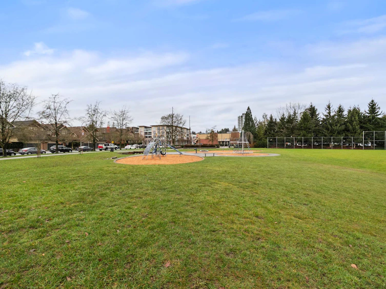 109-675 Park Crescent, New Westminster, BC, V3L 5W4 - 34