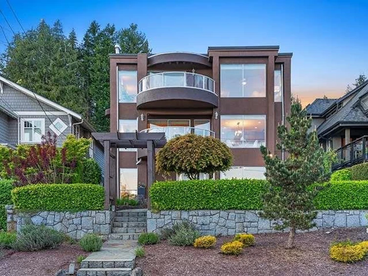 460 E 21st Street, North Vancouver, BC, V7L 3C2