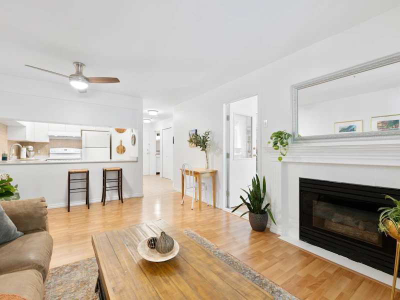 207 - 2133 Dundas Street, Vancouver BC V5L 1J7