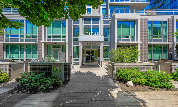209-9060 University Crescent