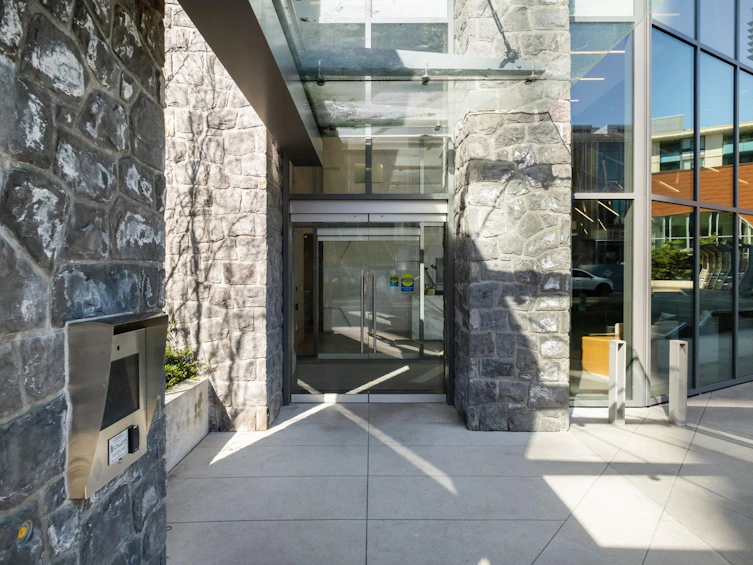 902-680 Seylynn Crescent, North Vancouver, BC, V7J 0B5 - 3