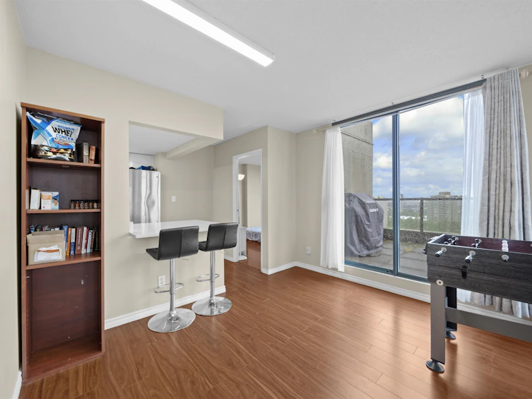 PH05-838 Agnes Street, New Westminster, BC, V3M 6R3 - 4