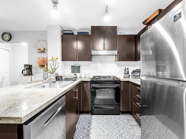 422-700 Klahanie Drive, Port Moody, BC, V3H 5L3 - 8