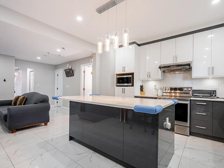 9441 132a Street, Surrey, BC, V3V 6W3 - 21