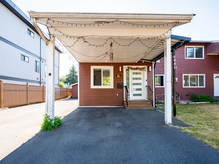 9441 132a Street, Surrey, BC, V3V 6W3 - 4