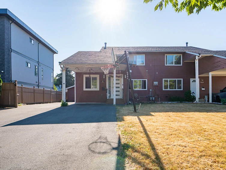 9441 132a Street, Surrey, BC, V3V 6W3 - 2