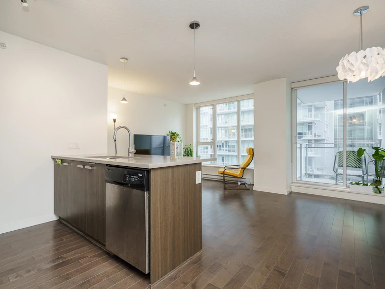607-13325 102a Avenue, Surrey, BC, V3T 0J5 - 3