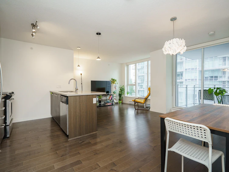 607-13325 102a Avenue, Surrey, BC, V3T 0J5 - 5