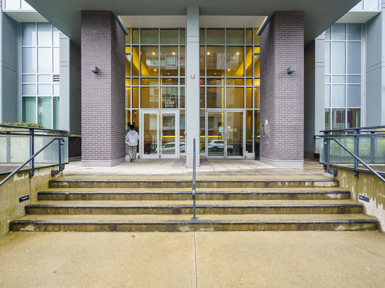 607-13325 102a Avenue, Surrey, BC, V3T 0J5 - 36