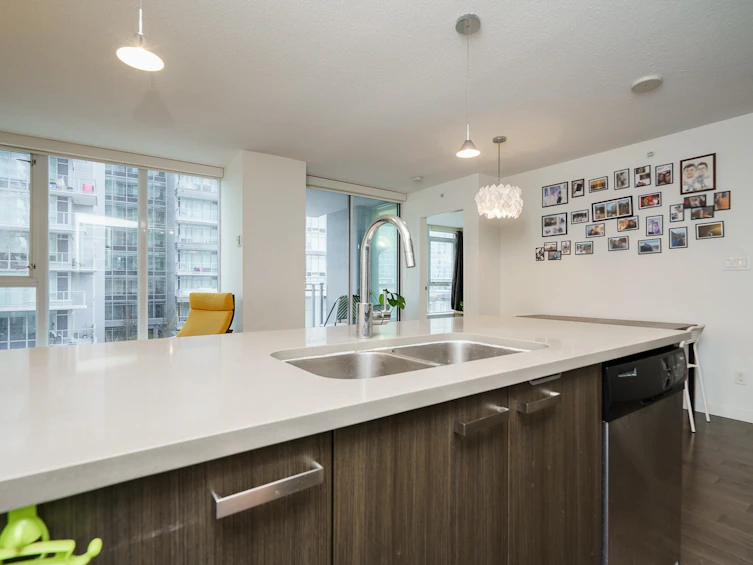 607-13325 102a Avenue, Surrey, BC, V3T 0J5 - 2