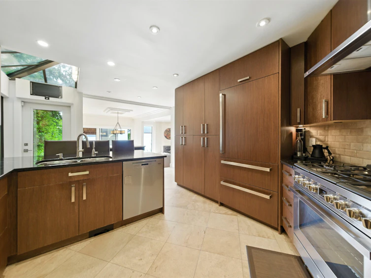 8275 Pasco Road, West Vancouver, BC, V7W 2T5 - 15