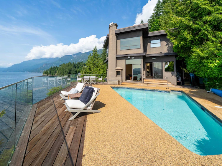 8275 Pasco Road, West Vancouver, BC, V7W 2T5 - 3