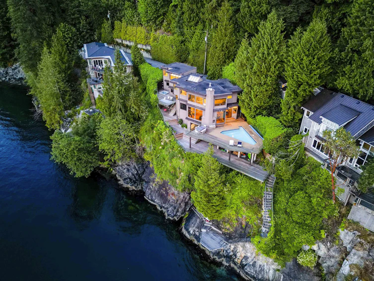 8275 Pasco Road, West Vancouver, BC, V7W 2T5