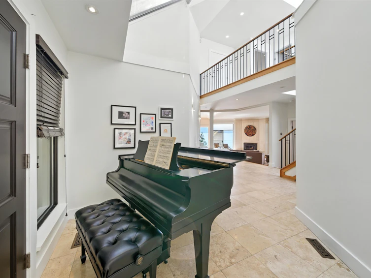 8275 Pasco Road, West Vancouver, BC, V7W 2T5 - 17