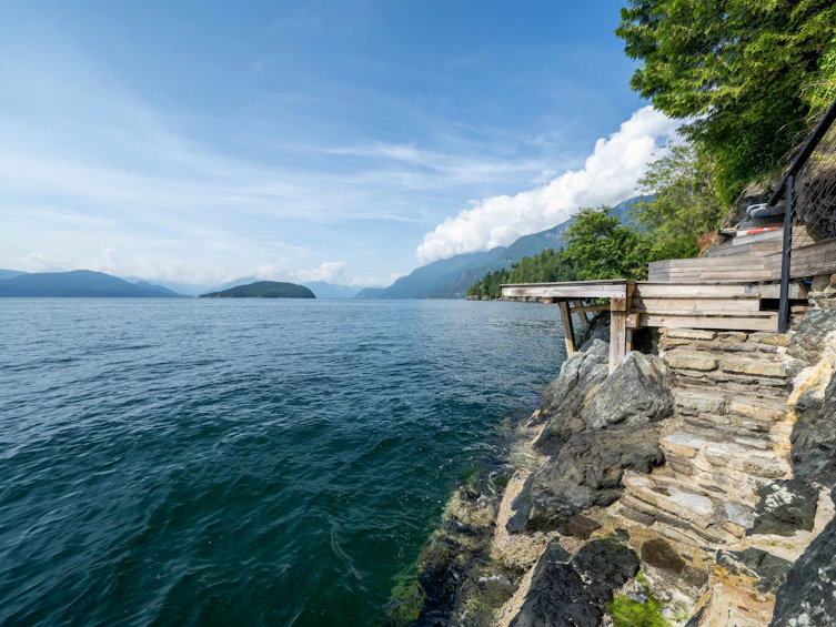 8275 Pasco Road, West Vancouver, BC, V7W 2T5 - 36