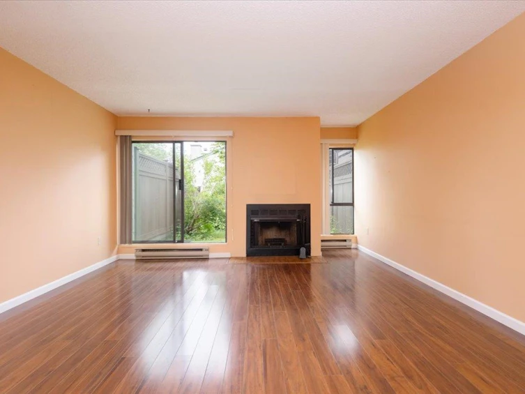22-230 W 14th Street, North Vancouver, BC, V7M 1P3 - 3
