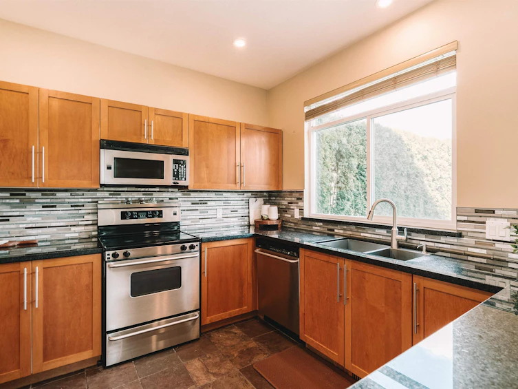 11876 Springdale Drive, Pitt Meadows, BC, V3Y 2S6 - 10