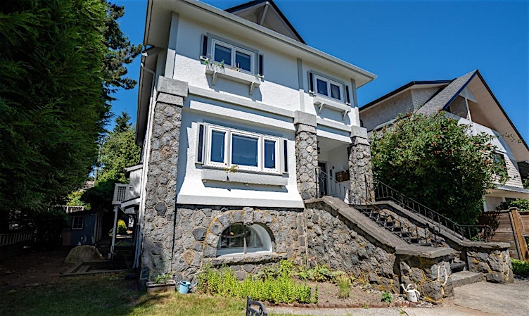 2575 W 3rd Avenue, Vancouver, BC, V6K 1M2