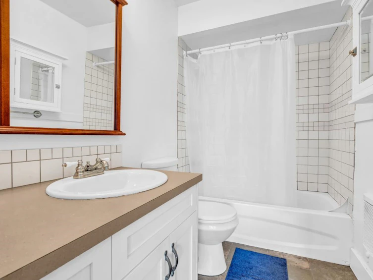 2575 W 3rd Avenue, Vancouver, BC, V6K 1M2 - 35