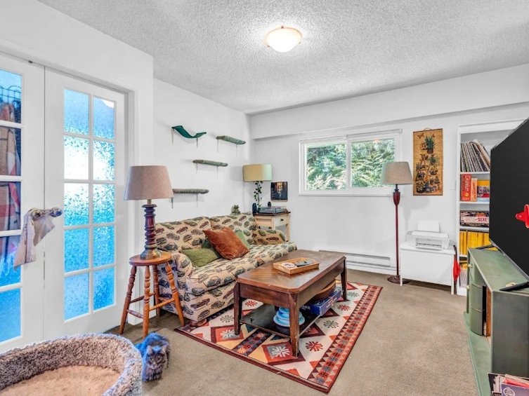 2575 W 3rd Avenue, Vancouver, BC, V6K 1M2 - 8