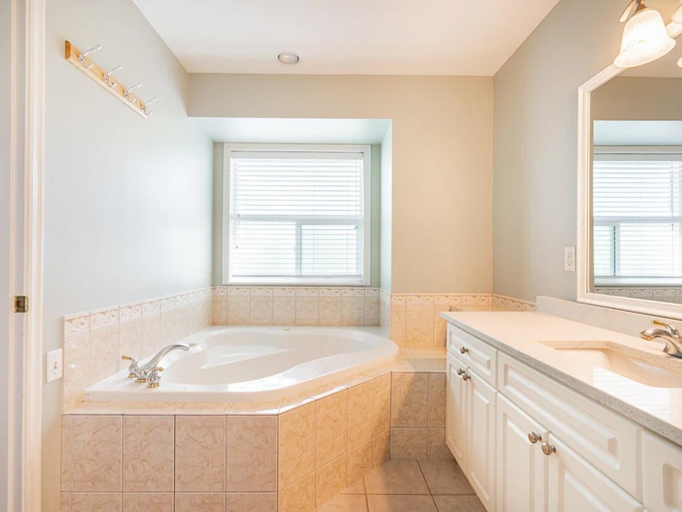 8464 Doerksen Drive, Mission, BC, V2V 7C4 - 19