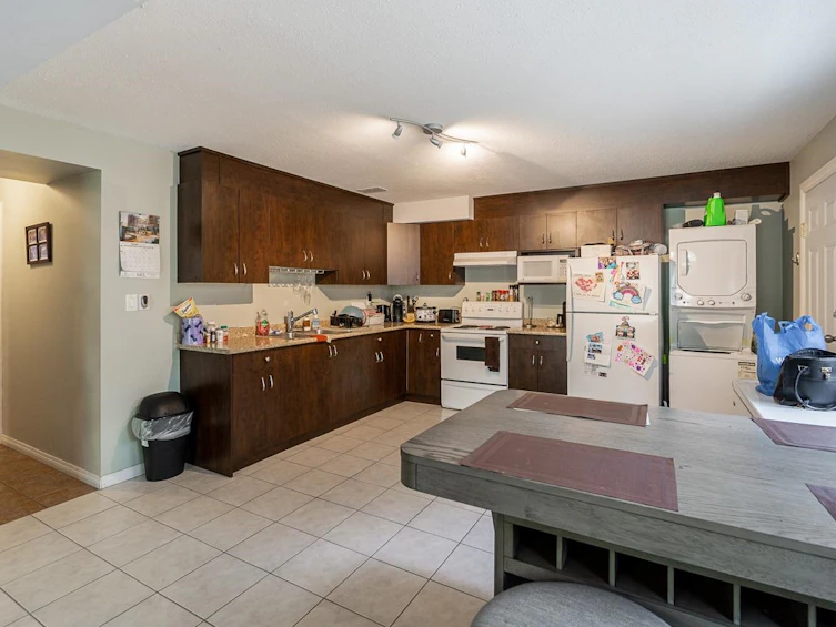 8464 Doerksen Drive, Mission, BC, V2V 7C4 - 28