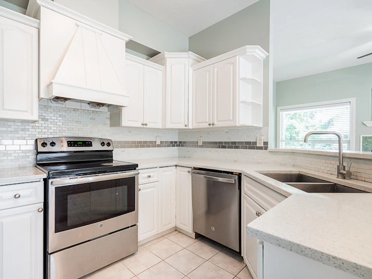 8464 Doerksen Drive, Mission, BC, V2V 7C4 - 10