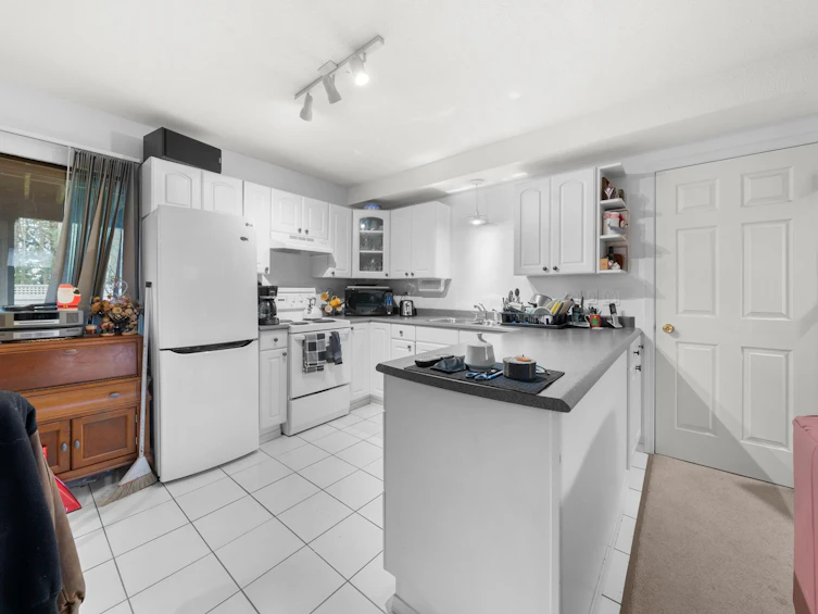 9762 149 Street, Surrey, BC, V3R 8C6 - 31