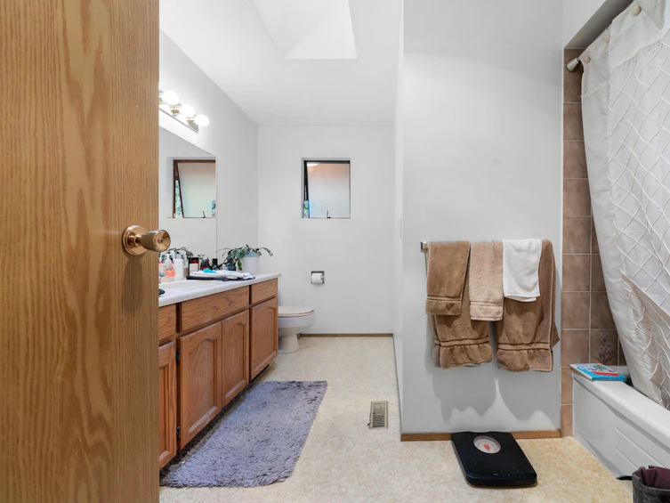 9762 149 Street, Surrey, BC, V3R 8C6 - 21