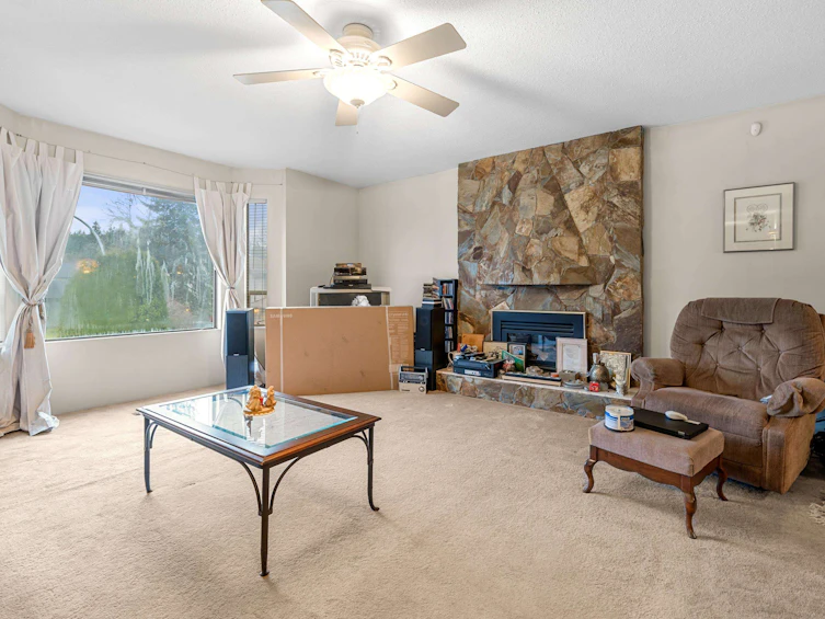 9762 149 Street, Surrey, BC, V3R 8C6 - 5