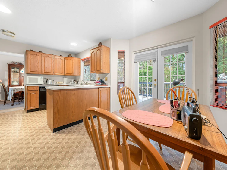 9762 149 Street, Surrey, BC, V3R 8C6 - 9