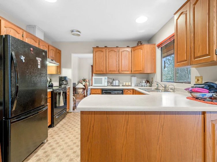 9762 149 Street, Surrey, BC, V3R 8C6 - 11