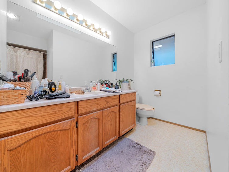 9762 149 Street, Surrey, BC, V3R 8C6 - 22