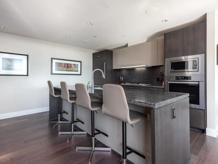 501-918 Keith Road, West Vancouver, BC, V7T 1M3 - 8