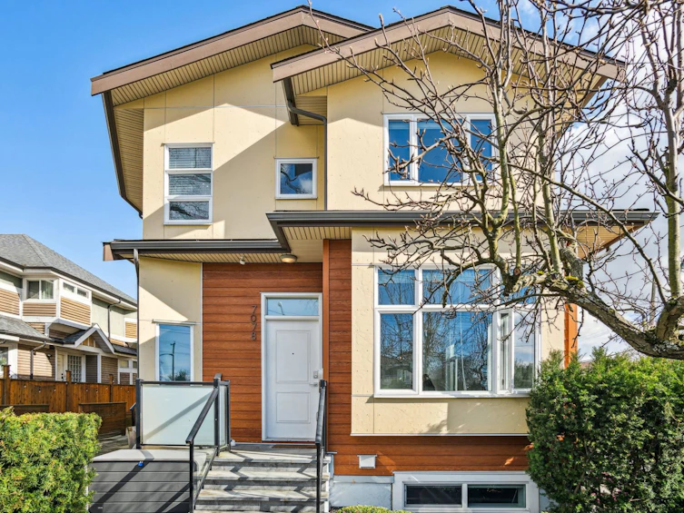 7078 Fraser Street, Vancouver, BC, V5X 3V5