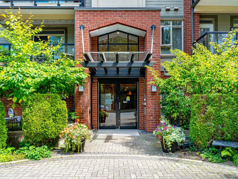 103 - 200 Capilano Road, Port Moody BC V3H 5N1
