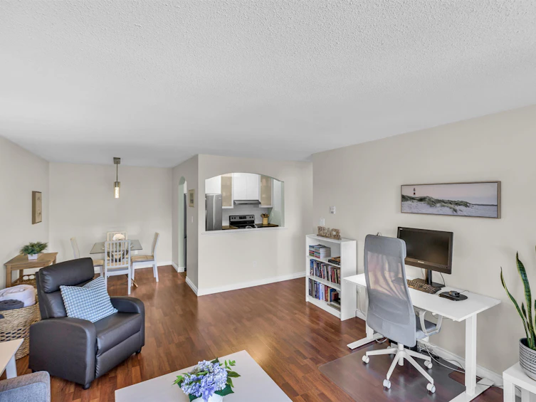 205-1840 E Southmere Crescent, Surrey, BC, V4A 9C5 - 18