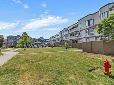 205-1840 E Southmere Crescent - 4