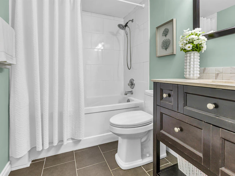 205-1840 E Southmere Crescent, Surrey, BC, V4A 9C5 - 13