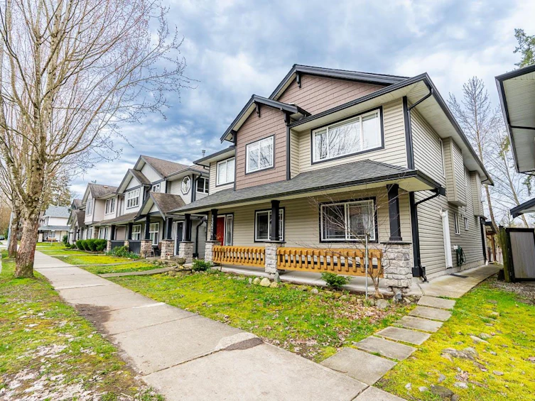 23624 Kanaka Way, Maple Ridge, BC, V2W 2A1 - 2