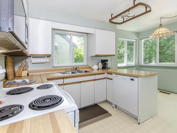 3489 St. Marys Avenue, North Vancouver, BC, V7N 1X7 - 4