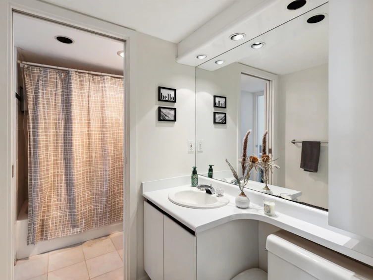 703-130 E 2nd Street, North Vancouver, BC, V7L 1C3 - 11